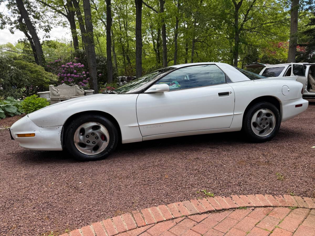 Pontiac-firebird-s-1994-white-7