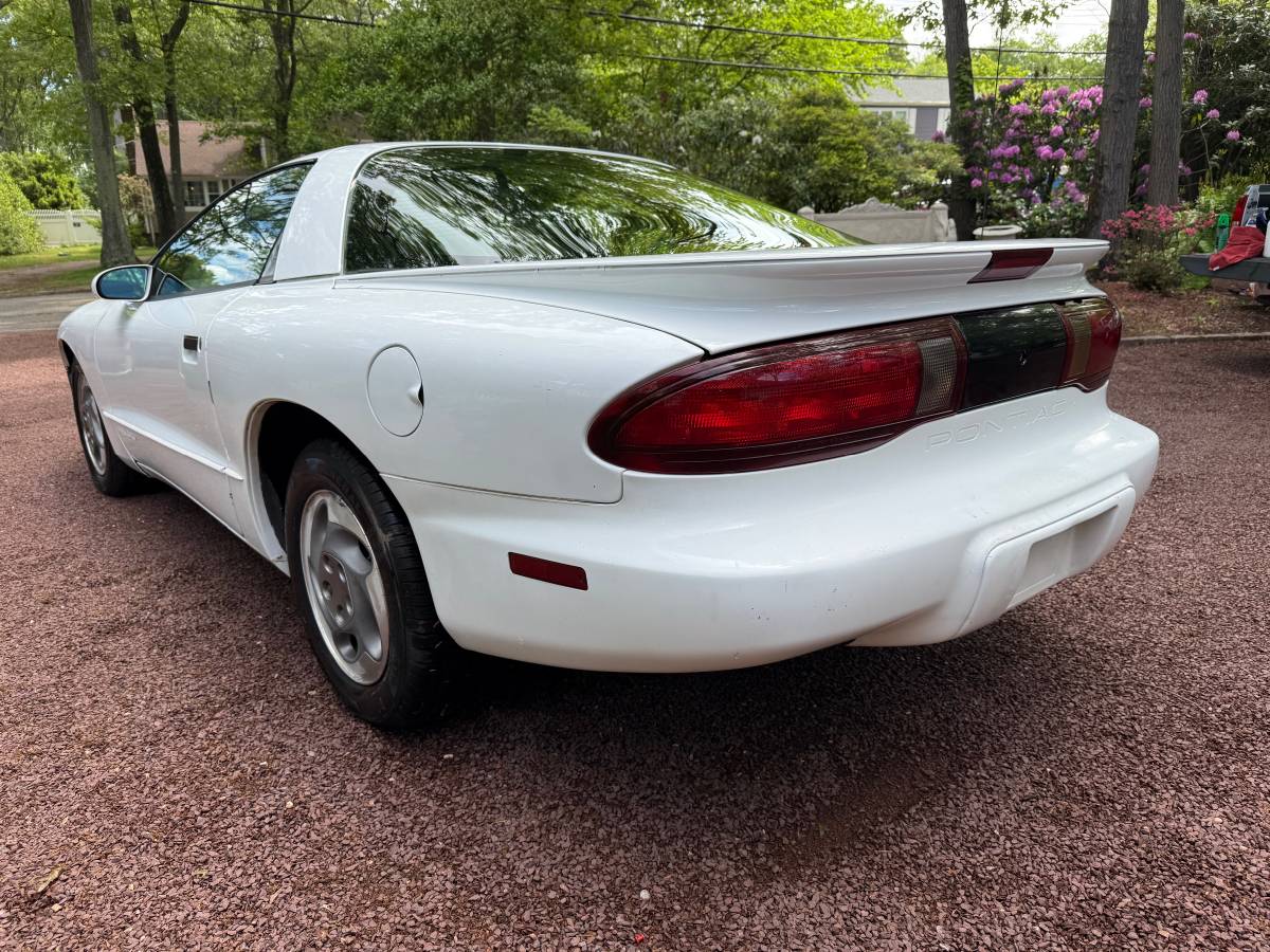 Pontiac-firebird-s-1994-white-8