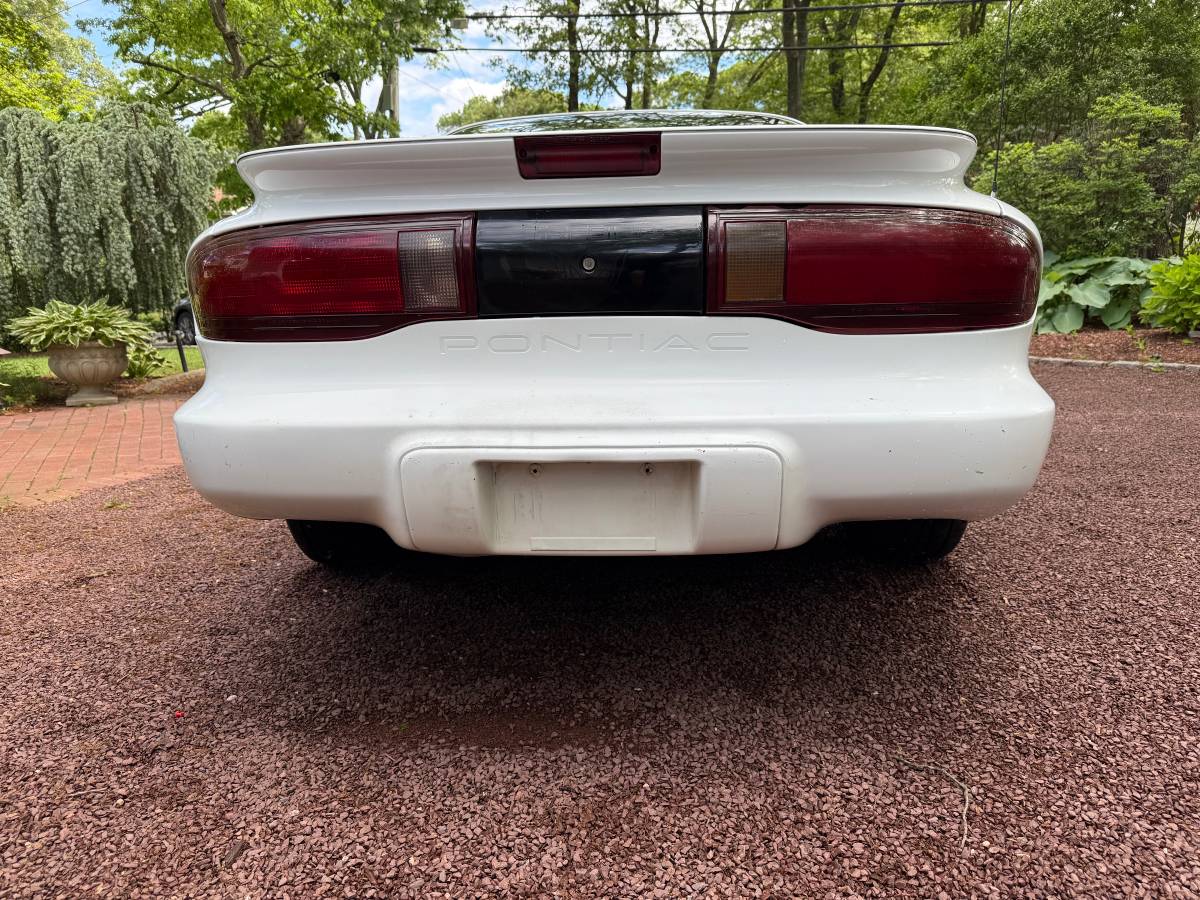 Pontiac-firebird-s-1994-white-9