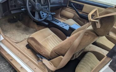 Pontiac-firebird-trans-am-1984-white-4