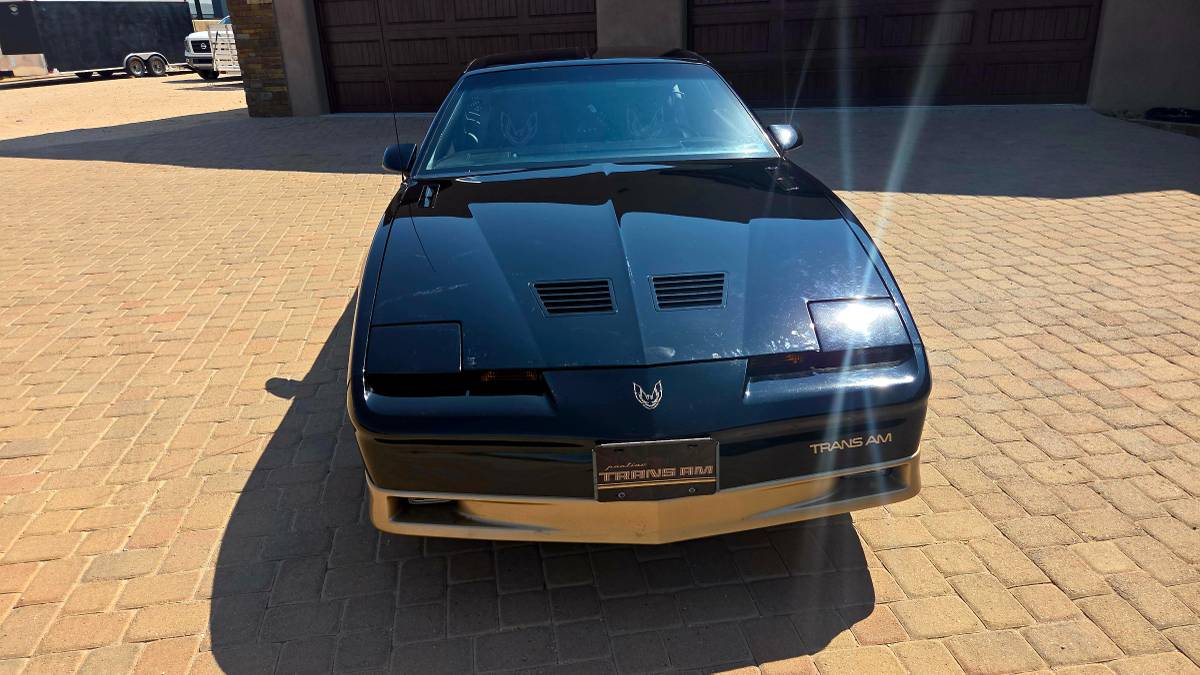 Pontiac-firebird-trans-am-1985-black-3