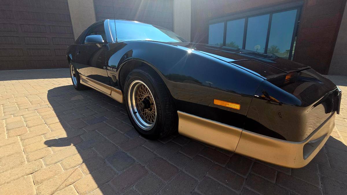 Pontiac-firebird-trans-am-1985-black-5