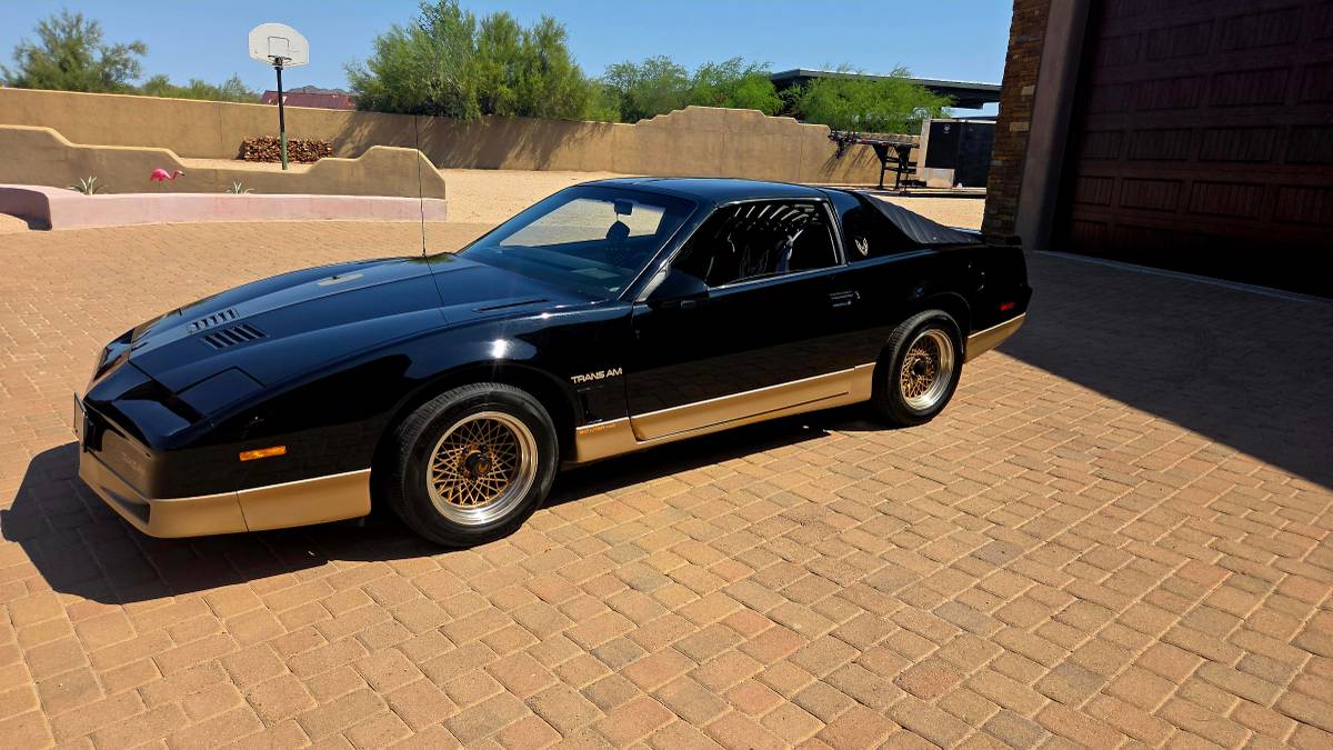 Pontiac-firebird-trans-am-1985-black-7