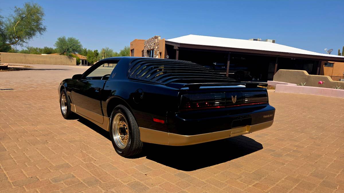 Pontiac-firebird-trans-am-1985-black-8