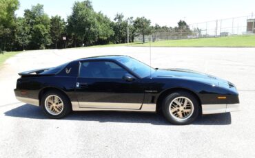 Pontiac-firebird-trans-am-1987-black-1