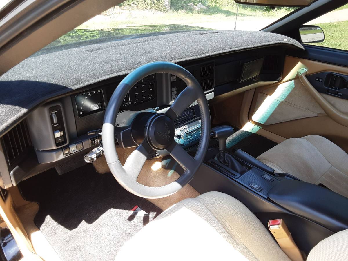 Pontiac-firebird-trans-am-1987-black-6