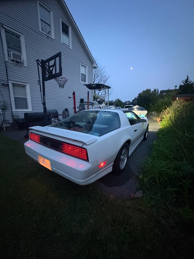 Pontiac-firebird-trans-am-1990-white-2