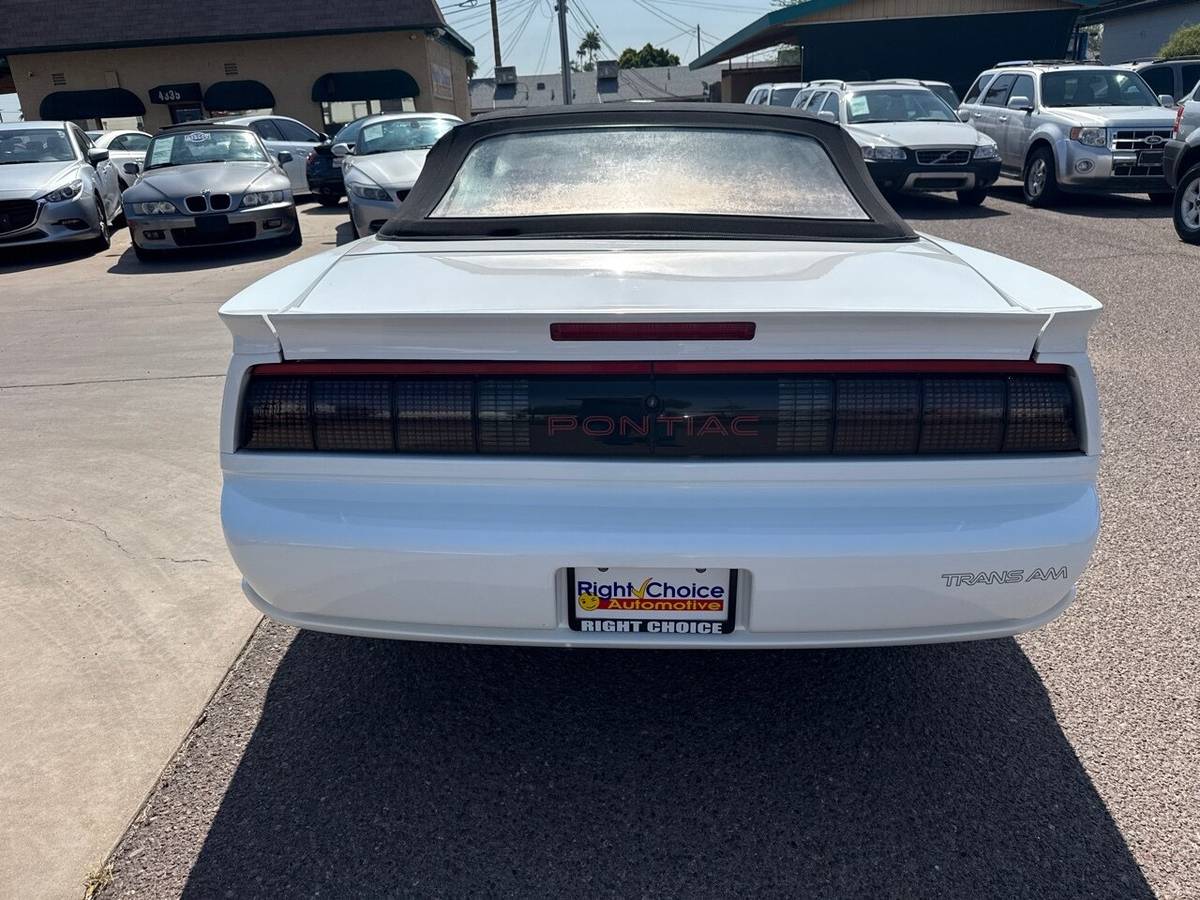 Pontiac-firebird-trans-am-1991-white-12