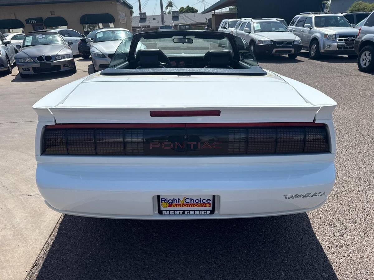 Pontiac-firebird-trans-am-1991-white-13