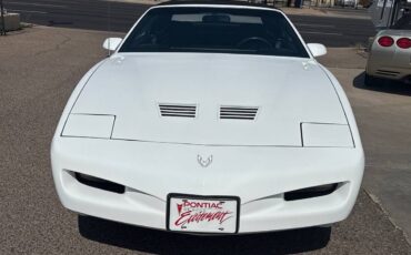 Pontiac-firebird-trans-am-1991-white-3