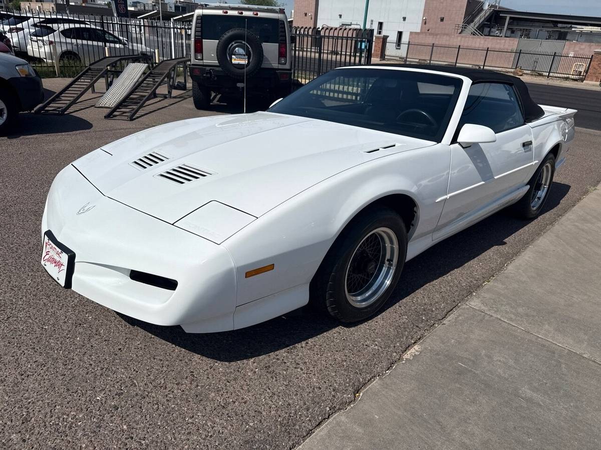Pontiac-firebird-trans-am-1991-white-6