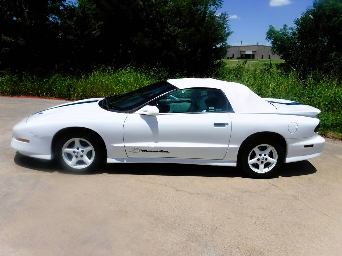 Pontiac-firebird-trans-am-1994-white-18