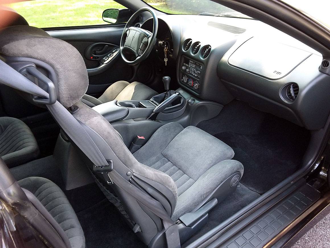 Pontiac-firebird-trans-am-gt-1994-black-3