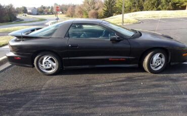 Pontiac-firebird-trans-am-gt-1994-black