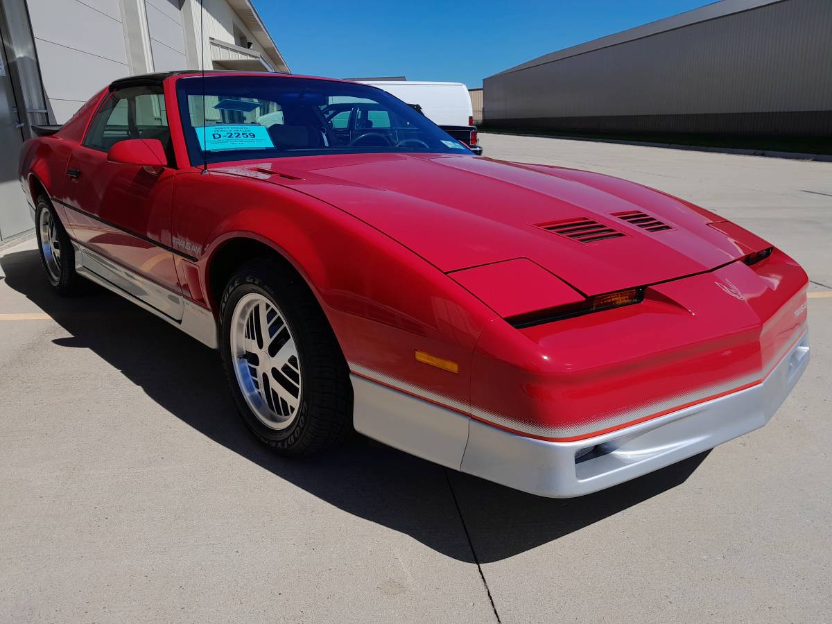 Pontiac-firebird-trans-am-ws6-1986-17