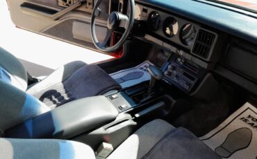Pontiac-firebird-trans-am-ws6-1986-2
