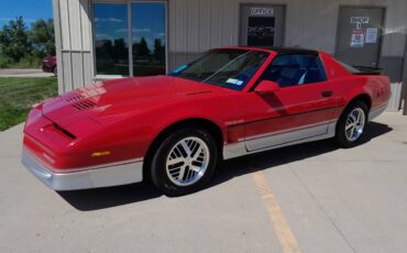 Pontiac-firebird-trans-am-ws6-1986