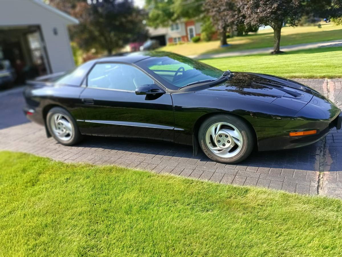 Pontiac-firebird-transam-formula-v8-1994-black-3