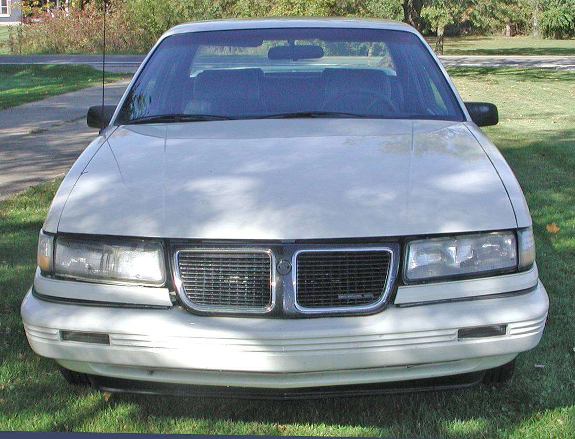 Pontiac-grand-am-1991-white-1