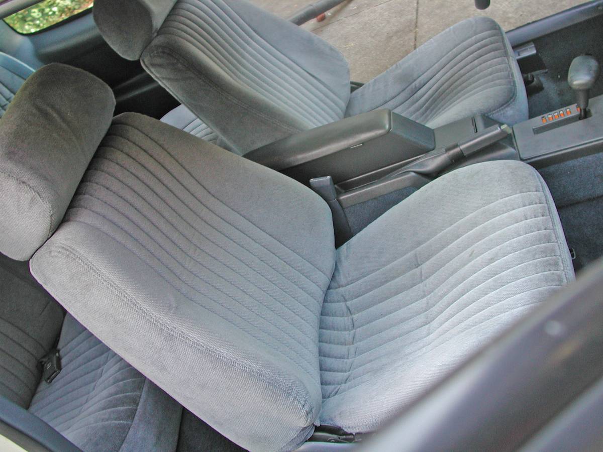 Pontiac-grand-am-1991-white-13