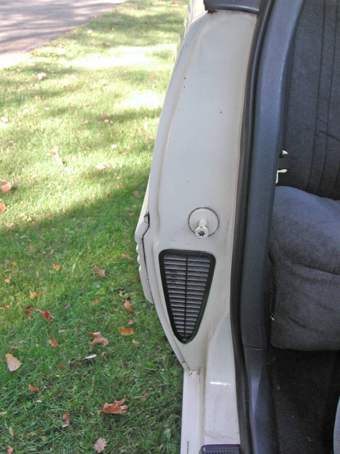 Pontiac-grand-am-1991-white-21
