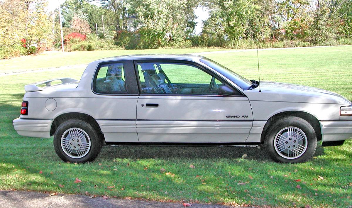 Pontiac-grand-am-1991-white-22
