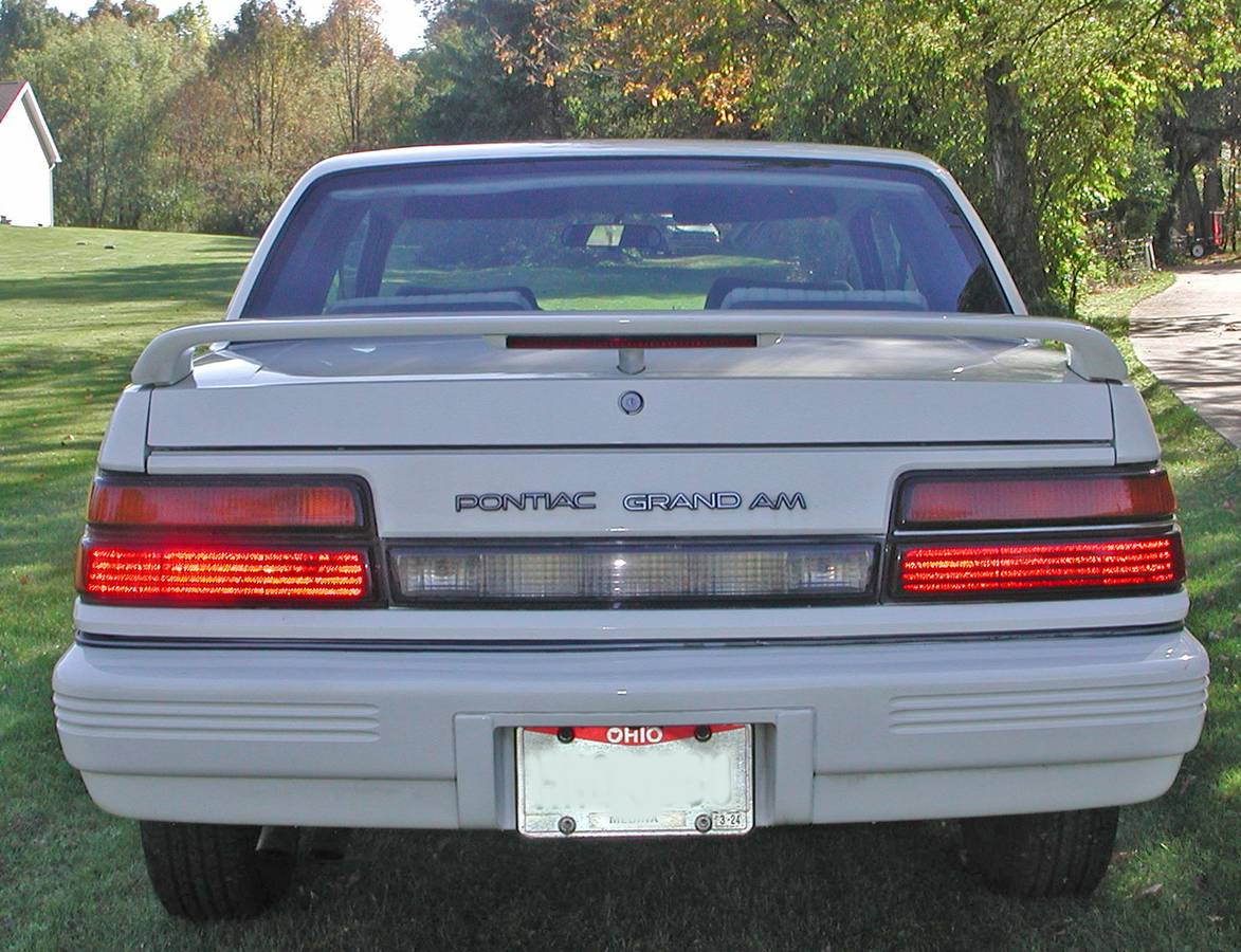 Pontiac-grand-am-1991-white-5