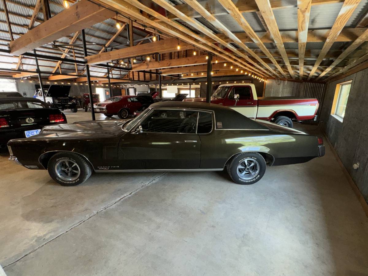Pontiac-grand-prix-1969-brown-8