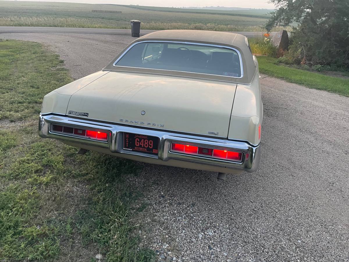 Pontiac-grand-prix-1970-1