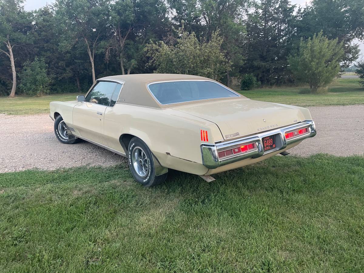 Pontiac-grand-prix-1970-3