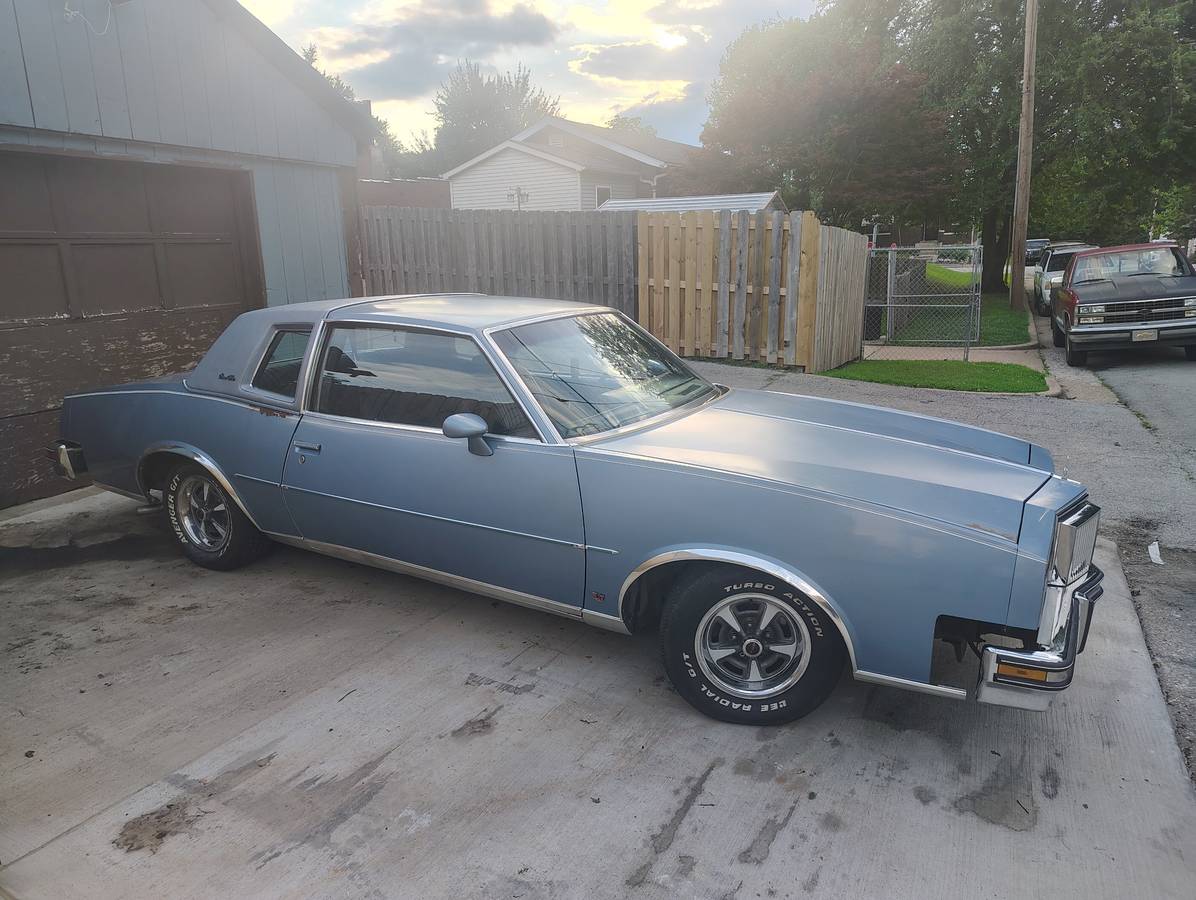 Pontiac-grand-prix-1980-1