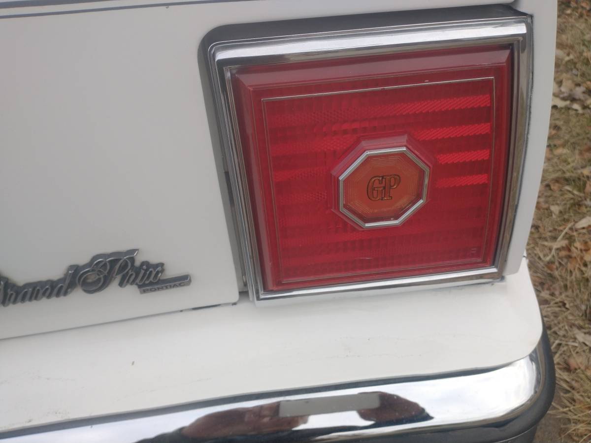 Pontiac-grand-prix-1980-3