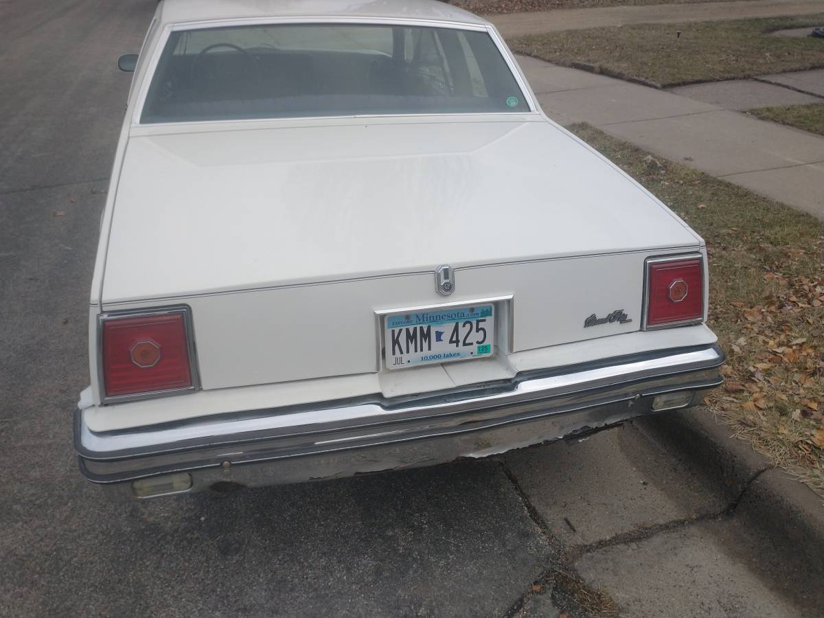 Pontiac-grand-prix-1980-4