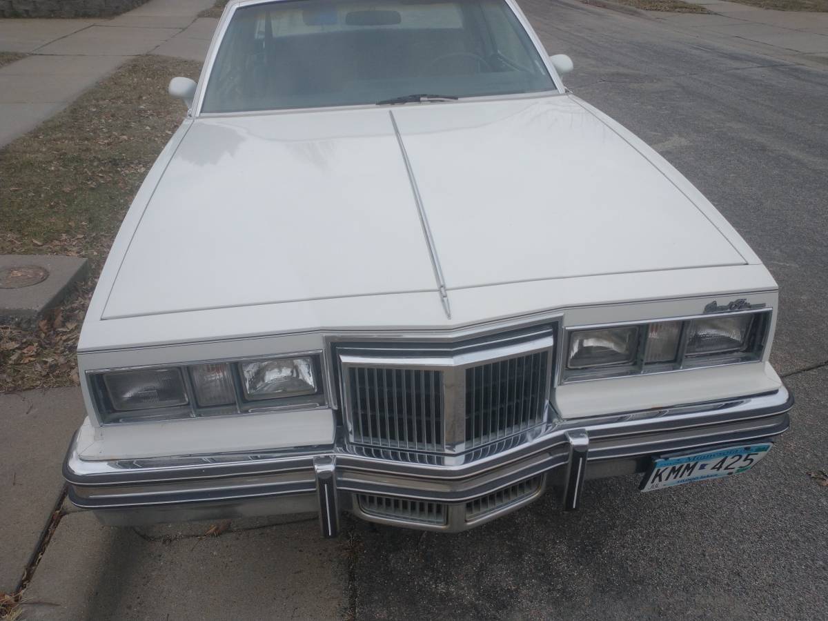 Pontiac-grand-prix-1980-9