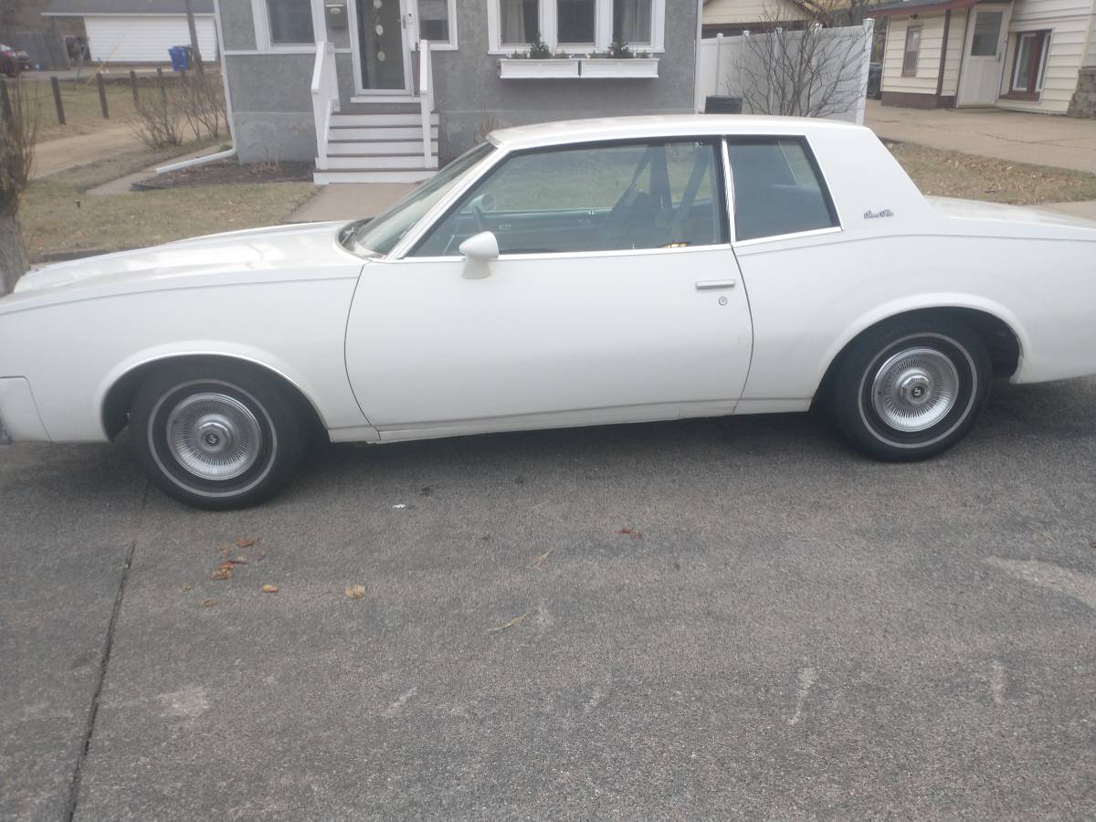 Pontiac-grand-prix-1980