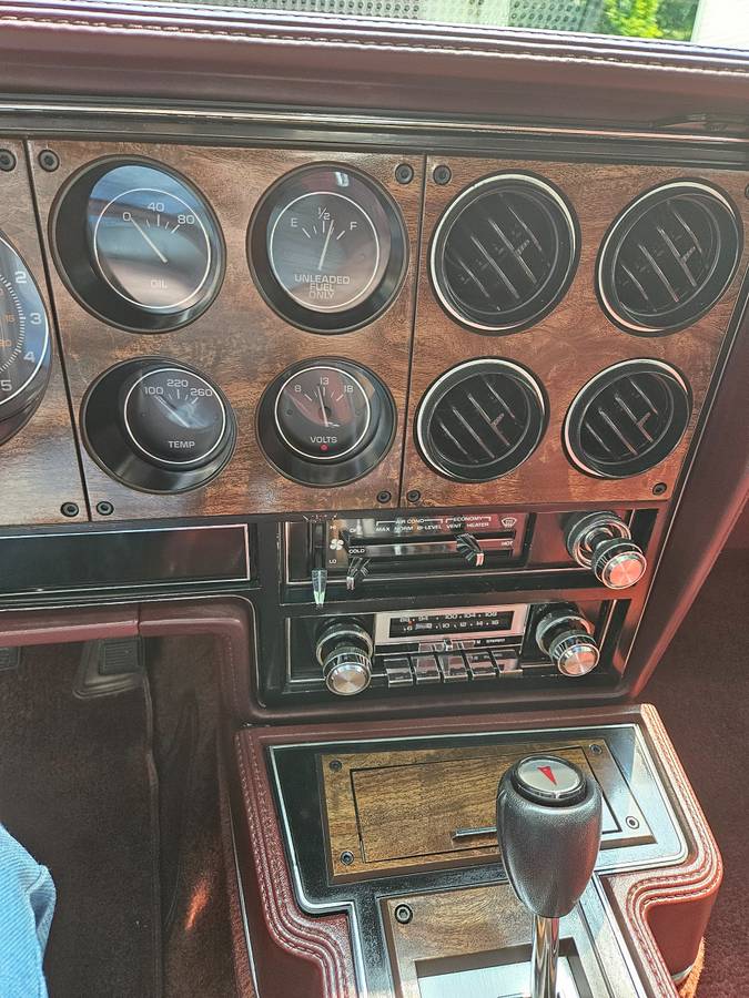 Pontiac-grand-prix-1983-silver-1