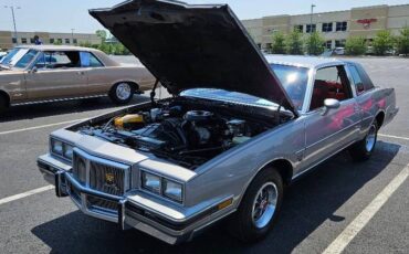 Pontiac-grand-prix-1983-silver-7