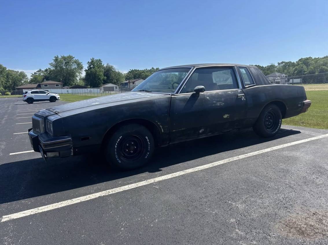 Pontiac-grand-prix-1984-black