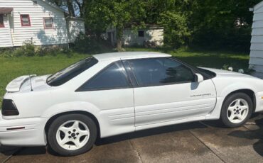 Pontiac-grand-prix-1995-white