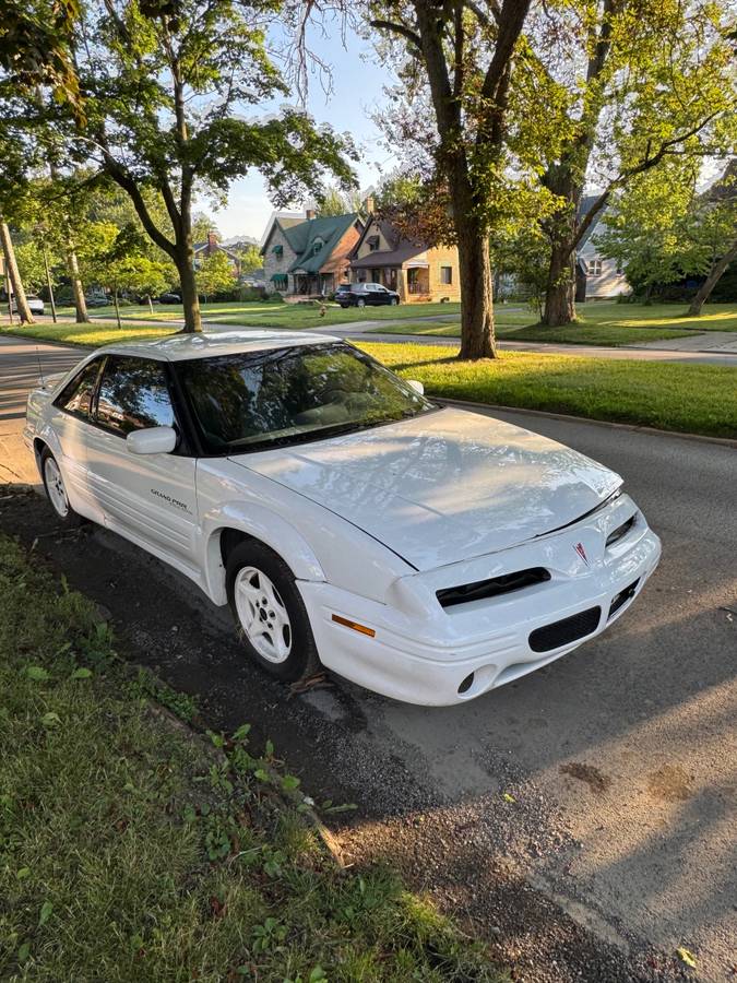 Pontiac-grand-prix-1995-white-5