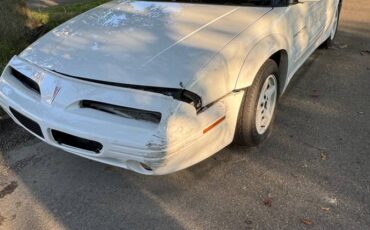 Pontiac-grand-prix-1995-white-7