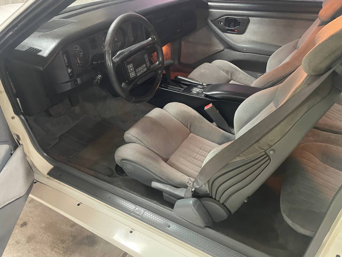 Pontiac-gta-trans-am-1987-grey-1