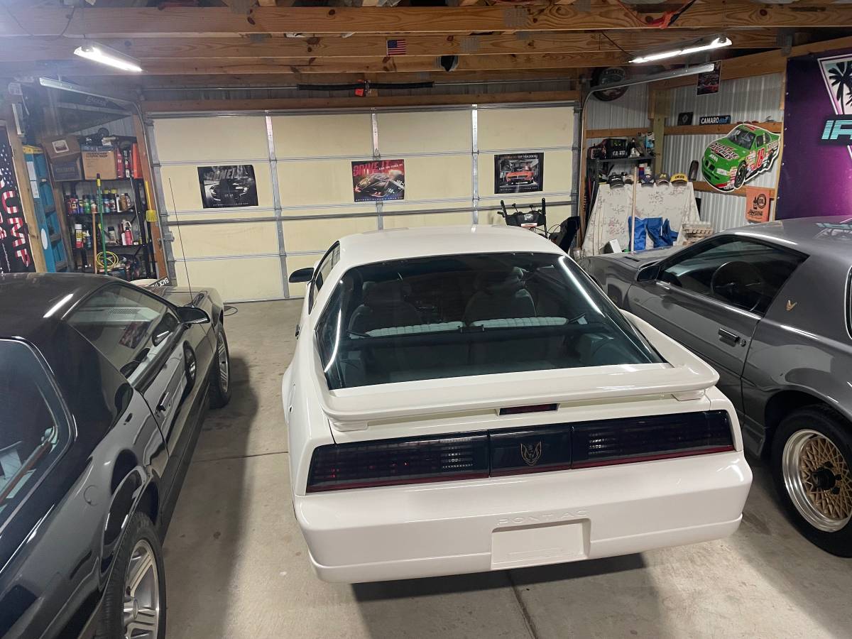 Pontiac-gta-trans-am-1987-grey-19