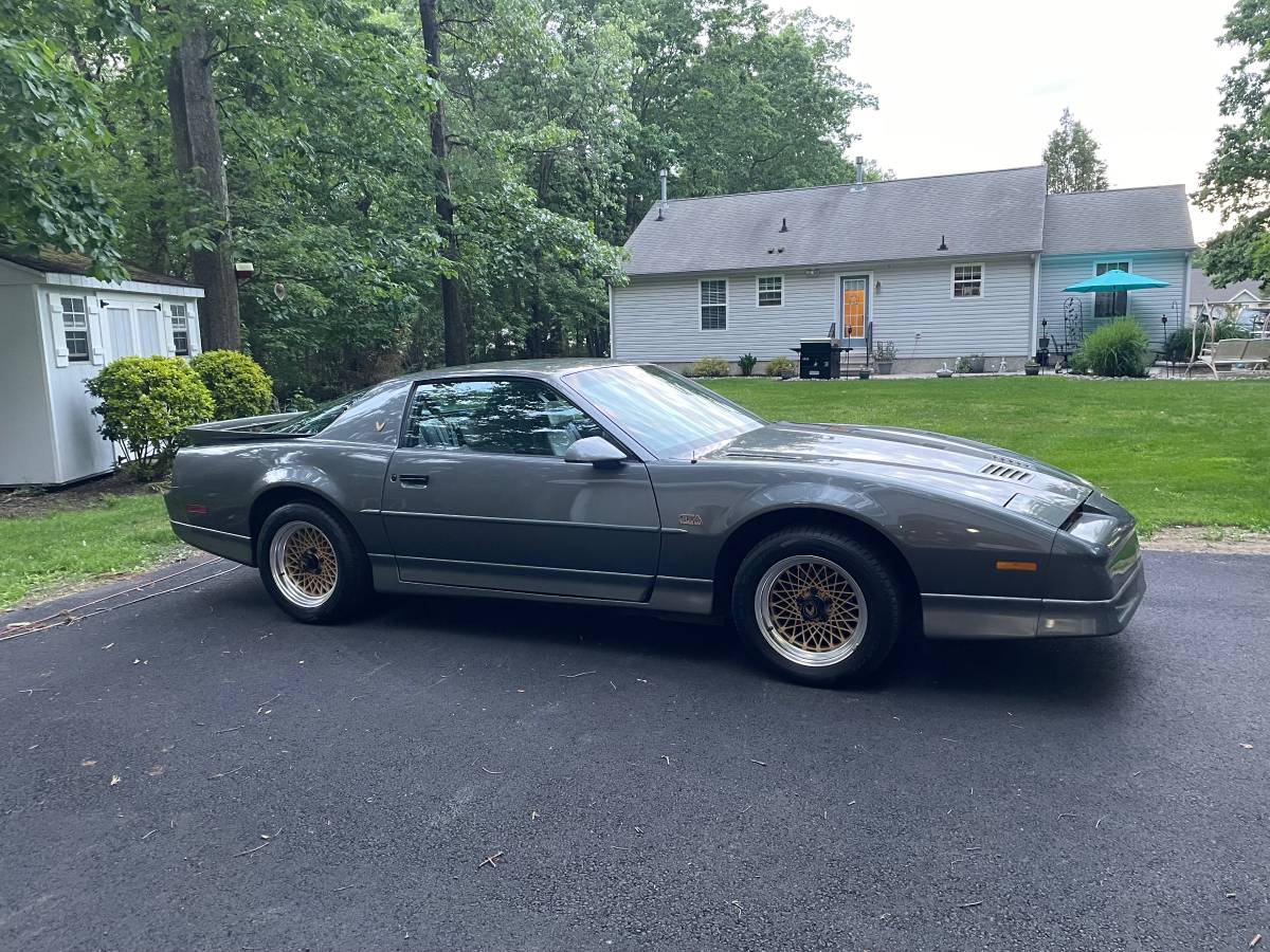 Pontiac-gta-trans-am-1987-grey