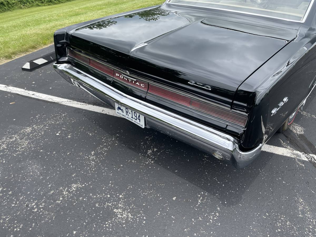Pontiac-gto-1964-black-1