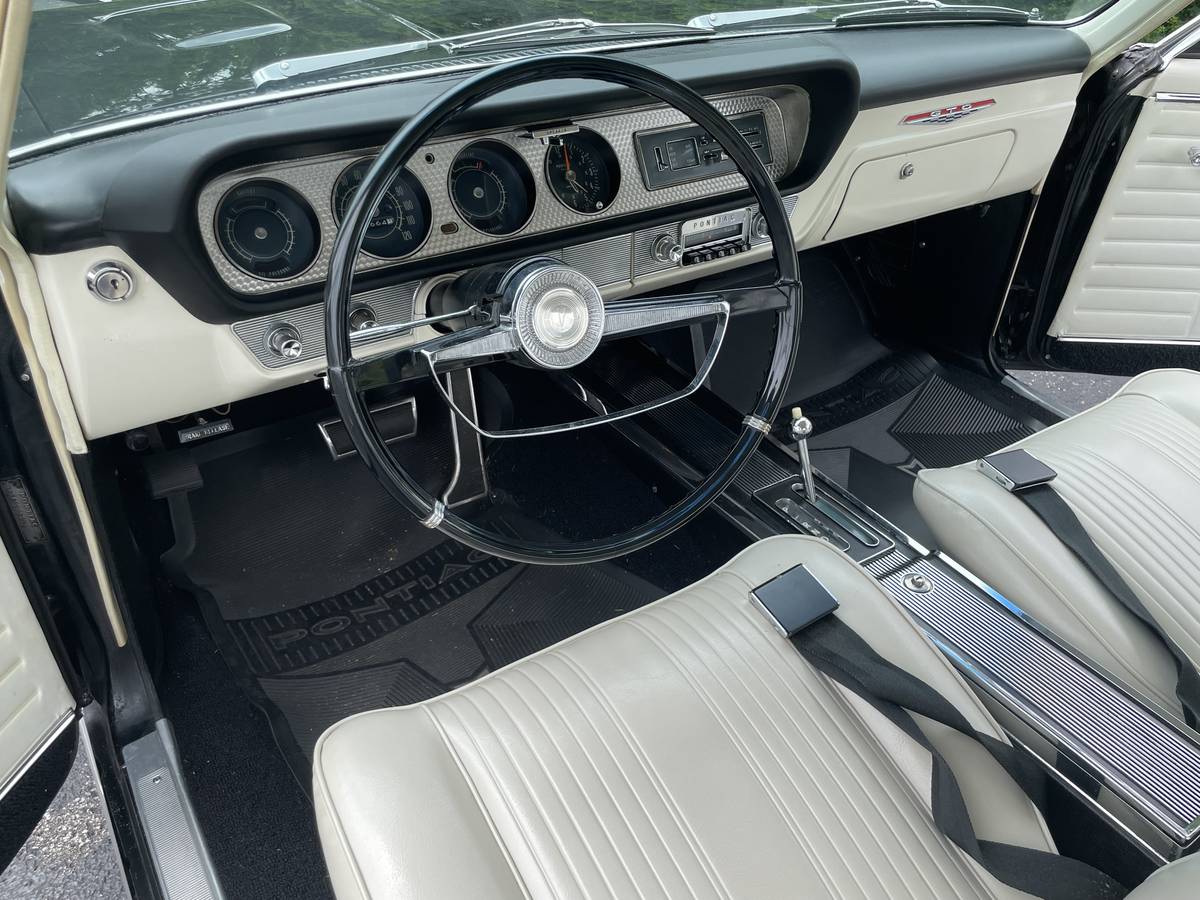 Pontiac-gto-1964-black-10
