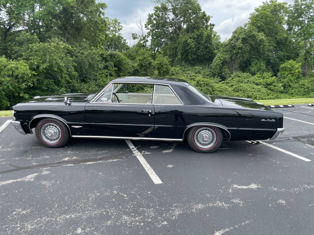 Pontiac-gto-1964-black-17