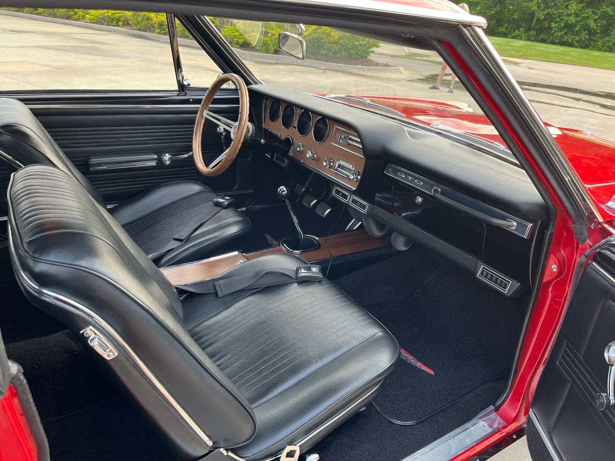 Pontiac-gto-1967-red-10