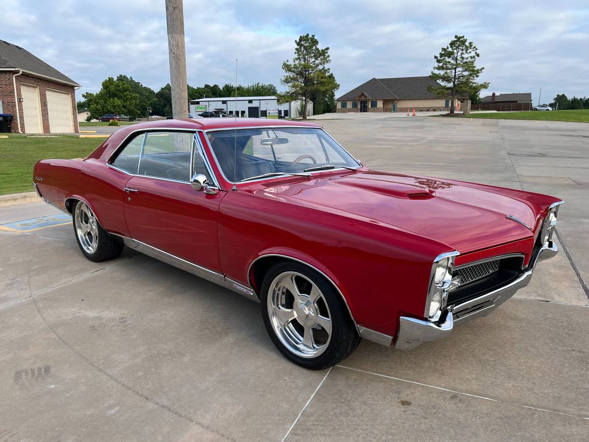 Pontiac-gto-1967-red-2