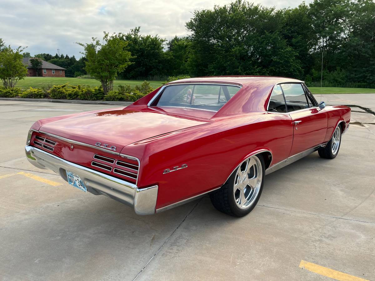Pontiac-gto-1967-red-4